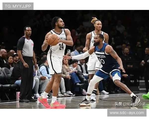 麦科勒姆精彩表现引领球队逆袭，得分后卫再度展现领袖风范