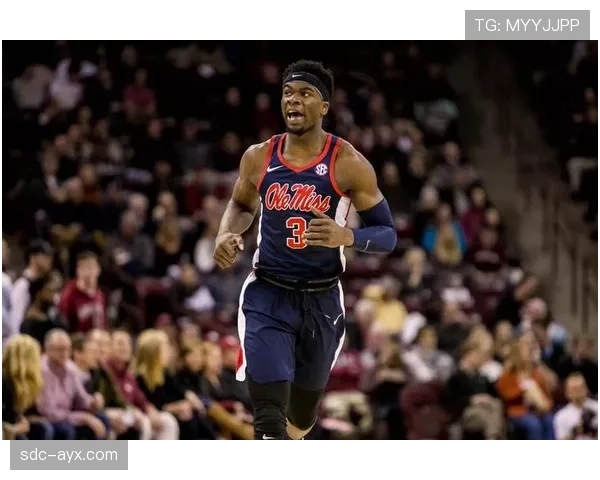 戴维斯强势表现点燃球队，助队伍状态回暖迎关键突破