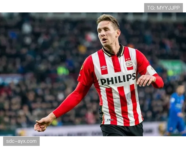 埃因霍温锋线爆发豪取连胜，强势回暖重返争冠行列